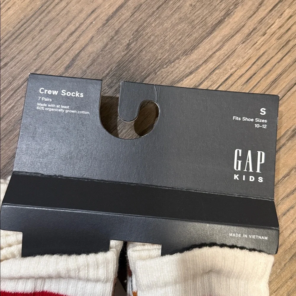 GAP Kids Cream Crew Socks with stripes - size S - NWT - Picture 2 of 3